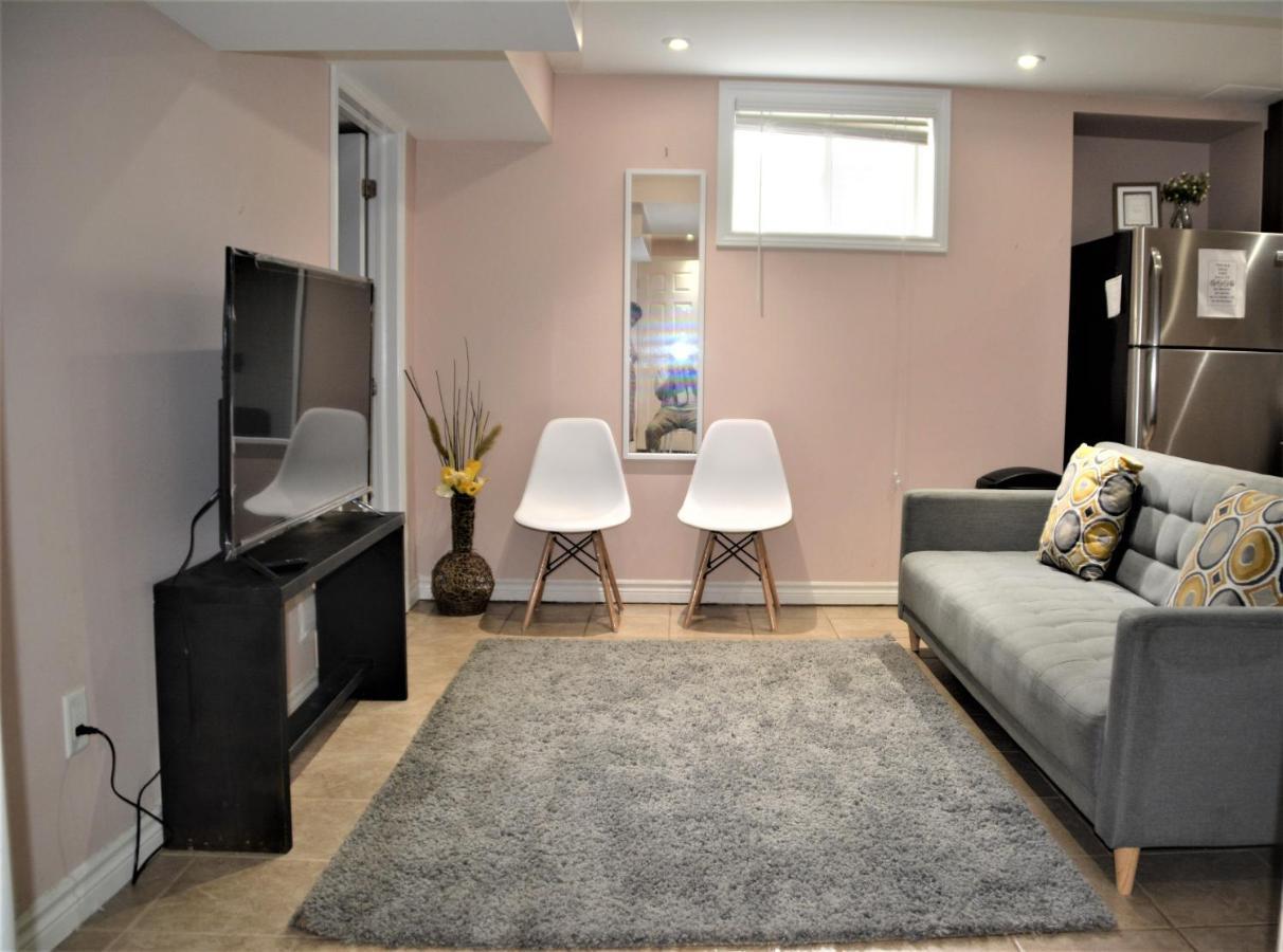 Beautiful And Spacious Basement Apartment 브램턴 외부 사진